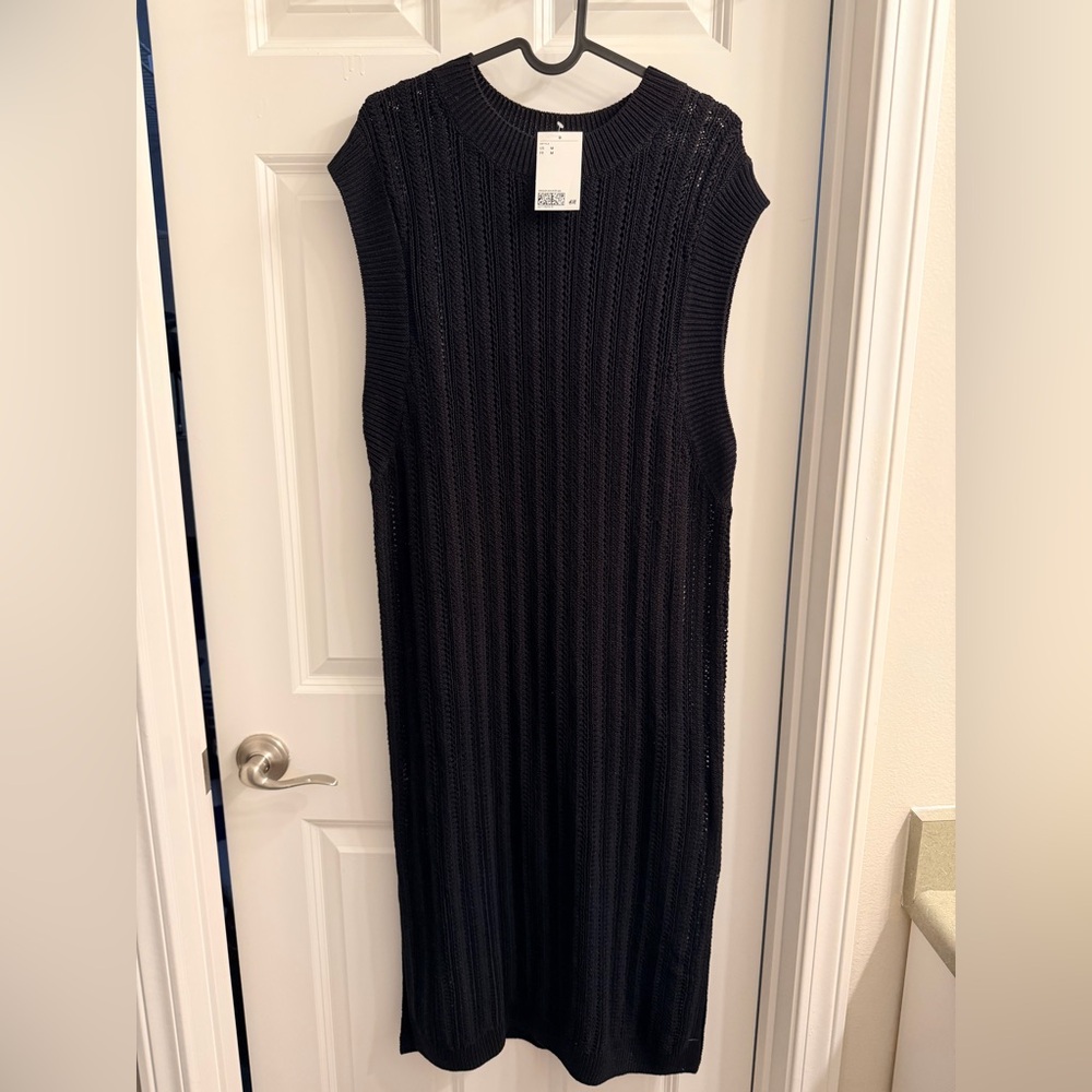 NWT | H&M -  🖤 Elegant Black Sleeveless Dress 🖤